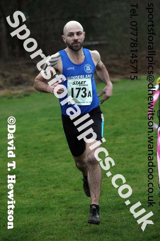 Mens veterans Durham Cathedral Cross Country Relays, Maiden Castle, Durham. Photo: David T. Hewitson/Sports for All Pics